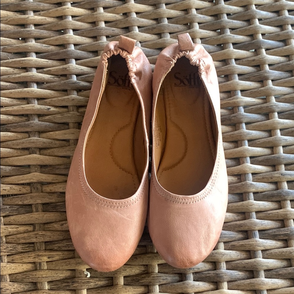 Sofft Tan Ballet Flats. EUC 8